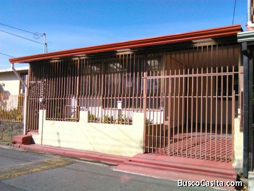 Casa en alquiler en Urb. Los Lagos de Heredia
