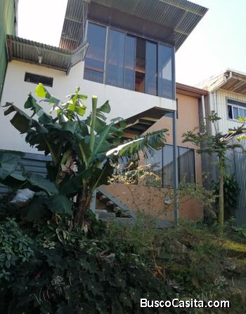 V#663 ACOGEDORA CASA EN VENTA EN SAN RAMÓN CENTRO, ALAJUELA.