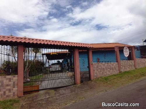 Se vende casa en San Isidro de Heredia, 408 mts2