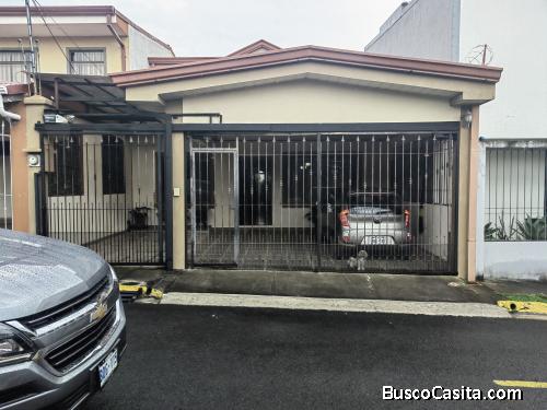 SE VENDE HERMOSA CASA EN LAGUNILLA 