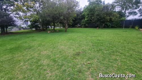 Se vende lote de 750m2 en Alajuela.