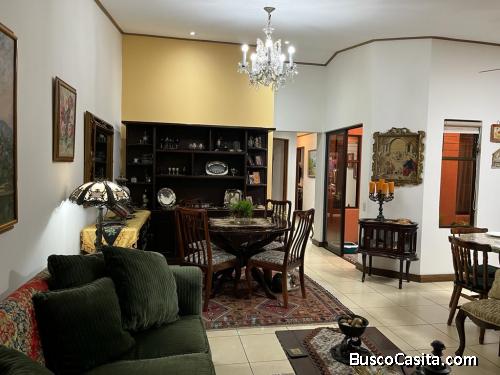 Casa en venta de 1 planta,  Residencial Bosques de Santa Ana- Pozos.