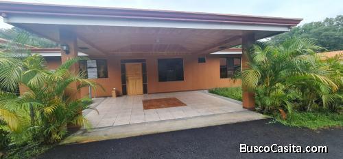 Se alquila casa en La Garita de Alajuela.