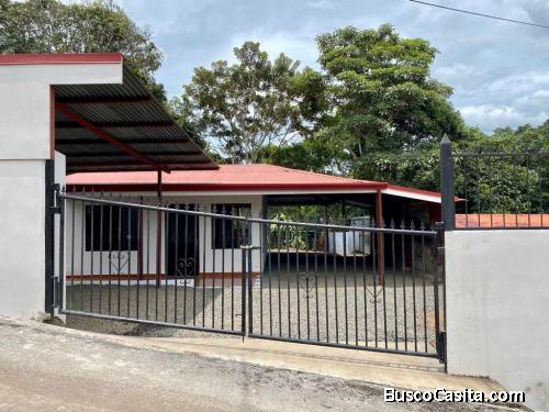 Se alquila casa en Barrio Jesús de Atenas