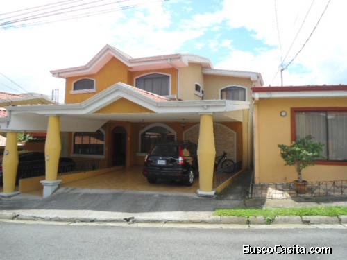 SE VENDE PRECIOSA CASA EN CONDOMINIO VILLA BRAVO