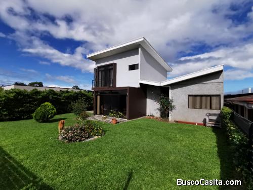 San Rafael de Naranjo, Alajuela, Costa Rica, Casa moderna en venta y amplia zona verde.