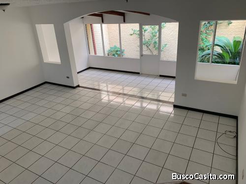 Casa amplia en ROHRMOSER NUNCIATURA 