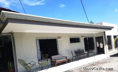 Palmares, Alajuela, Costa Rica, Hermosa casa en venta, amplia zona verde