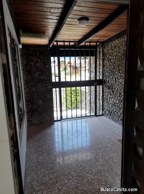 Se alquila Casa Rohmoser suelo mixto