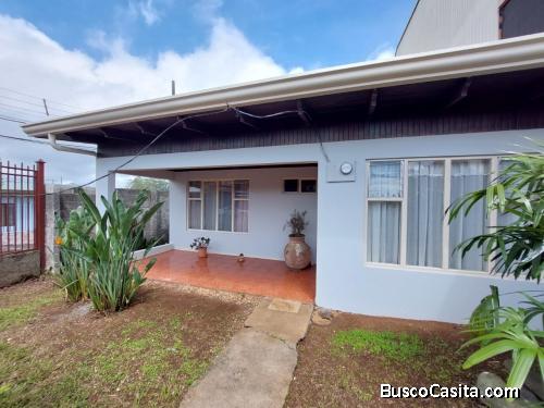 CASA EN VENTA, EN RESIDENCIAL SEGURO Y TRANQUILO, SAN RAMON, ALAJUELA, COSTA RICA