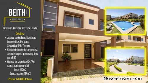 HERMOSA CASA EN MERCEDES NORTE A LA VENTA