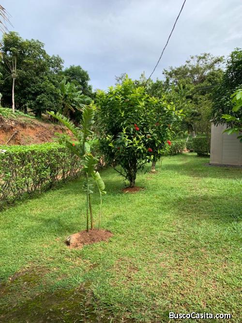EXCELENTE OPORTUNIDAD EN TURRUBARES, SE VENDE LOTE CON CABAÑITA