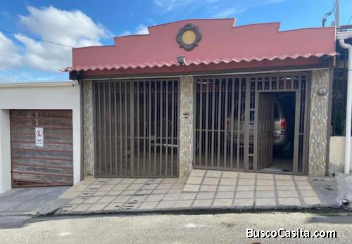 V#759 Casa en venta en Higuito Desamparados.