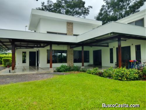 VENDO LINDA CASA EN EL RODEO COSTA RICA