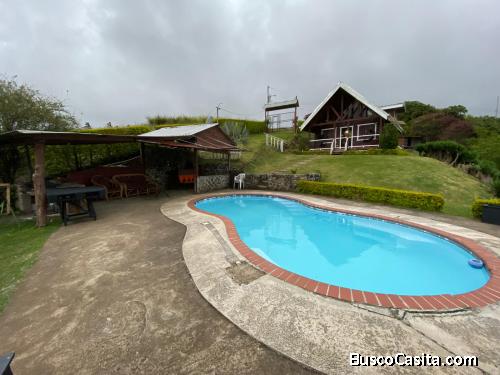Venta de Quinta en Birrisito de Paraíso de Cartago