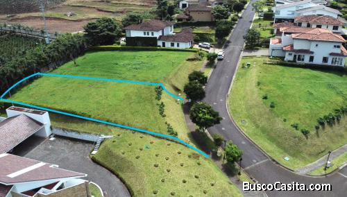 *Oportunidad* Lote en Condominio Gregal
