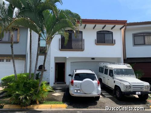 *Oportunidad* Hermosa casa, Santa Ana