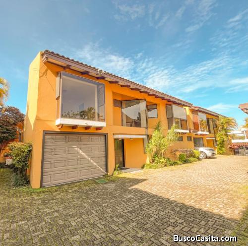 *Oportunidad* Casa recien remodelada, Uruca