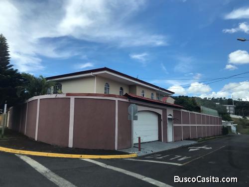 Hermosa casa en Curridabat