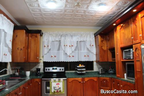 SE VENDE CASA EN SANTO DOMINGO DE HEREDIA CENTRO