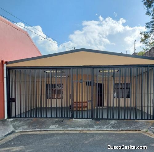 Venta de casa en San Vicente, Moravia, Barrio El Romeral