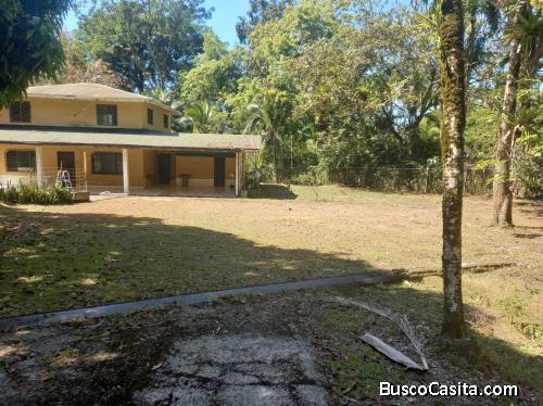 gran terreno con casa para reformar
