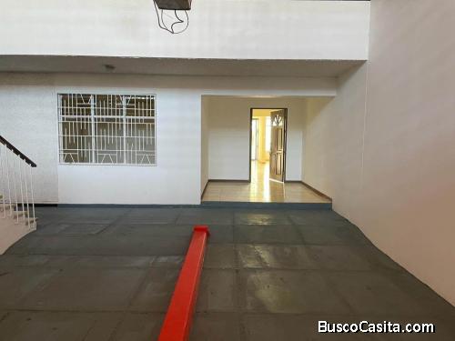 VENDO BELLO Y GRANDE APARTAMENTO EN PLENO SAN JOSÉ.