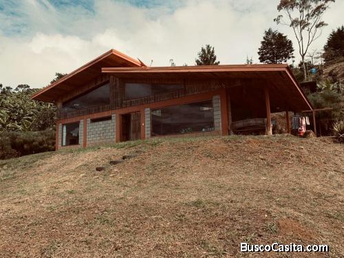 Venta Casa de Montaña y Finca  Zona de los Santos, San Cristóbal Norte