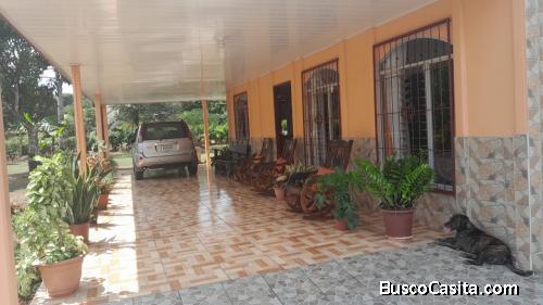 Vendo casa con lote grande