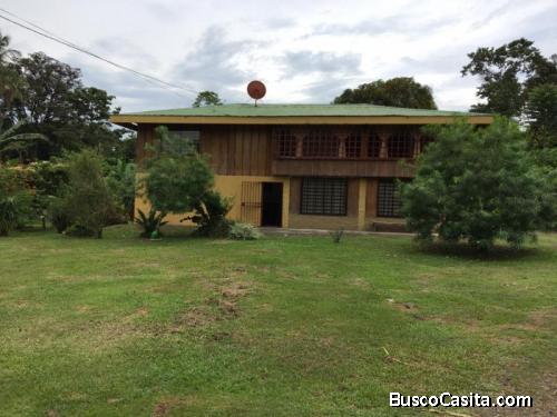 En Venta Casa Y Terreno Plano En Pocora Guácimo Limón