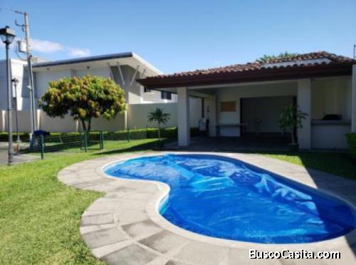 Casa En Venta En Condominio En Belén De Heredia