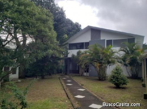 Bella Casa En Venta En Residencial Heredia