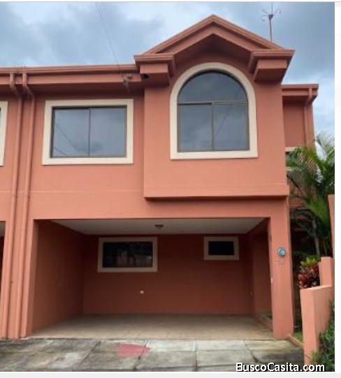 Casa En Venta En Condominio En Heredia