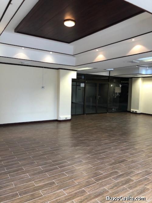 En Alquiler Cómoda Oficina Edificio Sabana Sur San José