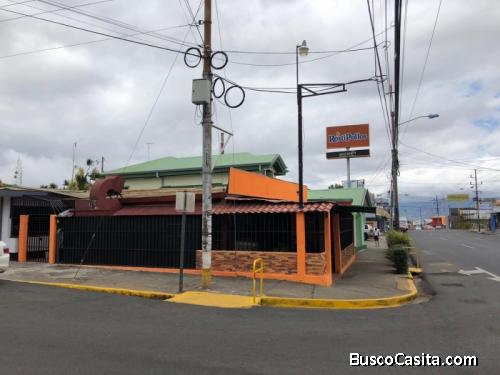 Se Vende Local Comercial En Heredia Centro Esquinero