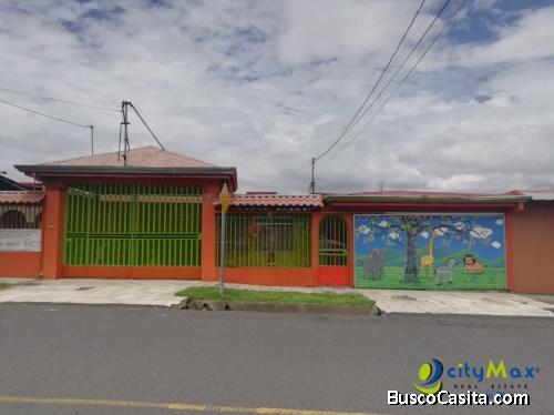 Se Vende Casa Con Uso De Suelo Mixto En Heredia