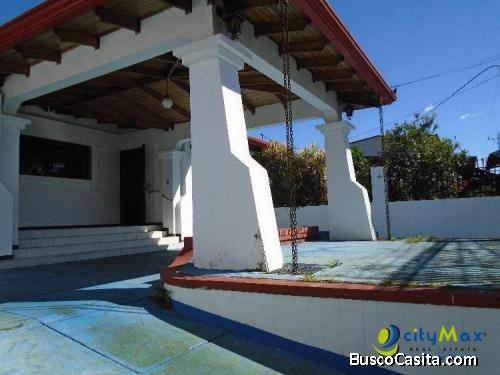 Venta Casa Amplio Jardín Alajuela Centro Calle Ancha
