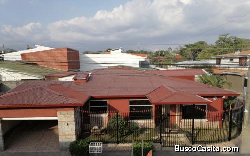 Hermosa casa esquinera en el Coyol de Alajuela