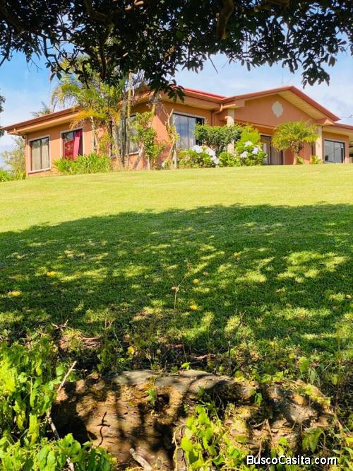Se vende hermosa propiedad de 5326 metros, con casa de 150 m2 cuadrados de construcción.
