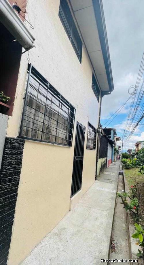 SE VENDE PRECIOSA CASA EN HATILLO 6, SAN JOSÉ.