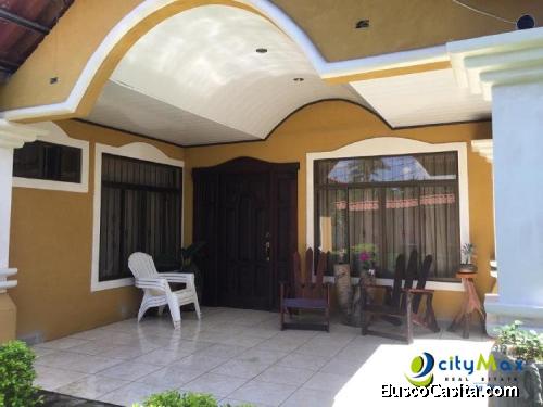 Se Vende Casa De 760m2 De Terreno  Ubicada En Esparza.; Idi: 99282