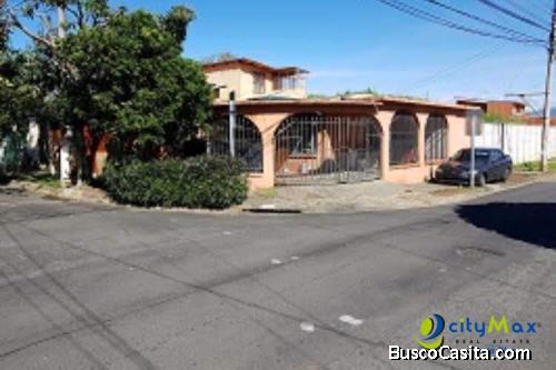 Casa En Venta Urb. Tica Linda Calle Fallas Desamparados; Idi: 104364