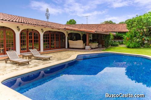Villa Colonial Privada De Escazu Con Piscina Y Gimnasio; Idi: 130639