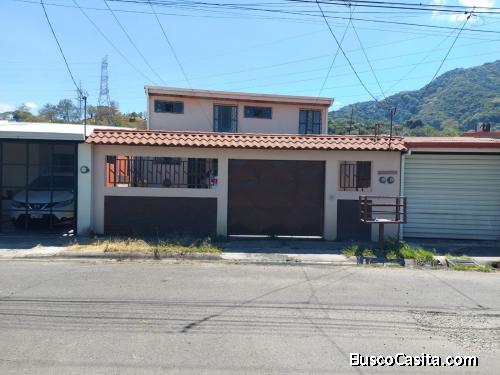 Venta de Propiedad con 2 Apartamentos