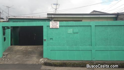 SE VENDE LOTE CON OCHO CASAS EN SAN RAFAEL DE HEREDIA