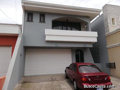 Casa En Venta Trejos Montealegre, ; Idi: 99556