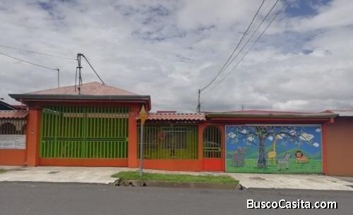 Se Vende Casa Con Uso De Suelo Mixto En Heredia; Idi: 96347