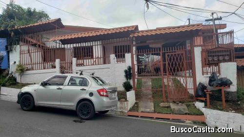Casa en Alquiler en San Antonio de Escazù