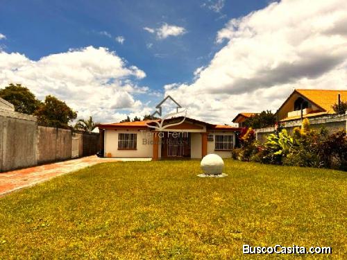 Vendo Casa con zona verde, Santo Domingo de Heredia ¢215 millones