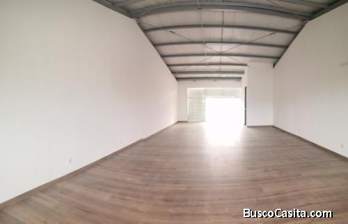 En Alquiler Oficina Moderna En Guachipelín Escazú 70 M2; Idi: 90631